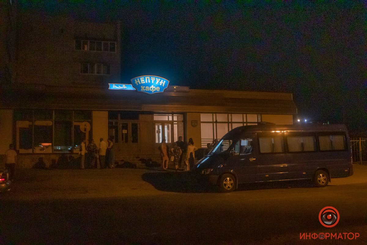 Свадьбу отмечали в кафе "Нептун" на Передовой