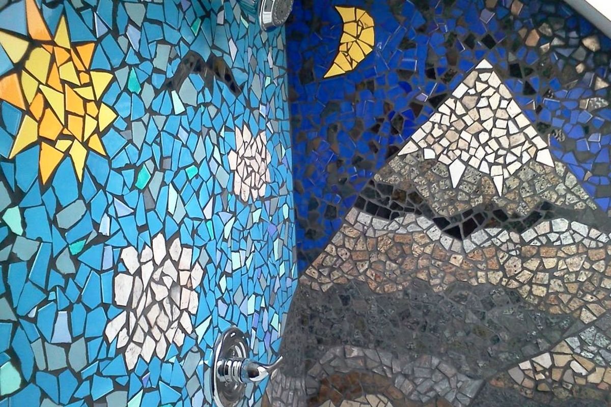 Рисование с бокалом вина, вейкбординг и мозаика из кафеля: какие курсы пройдут в Днепре на следующей неделе 4