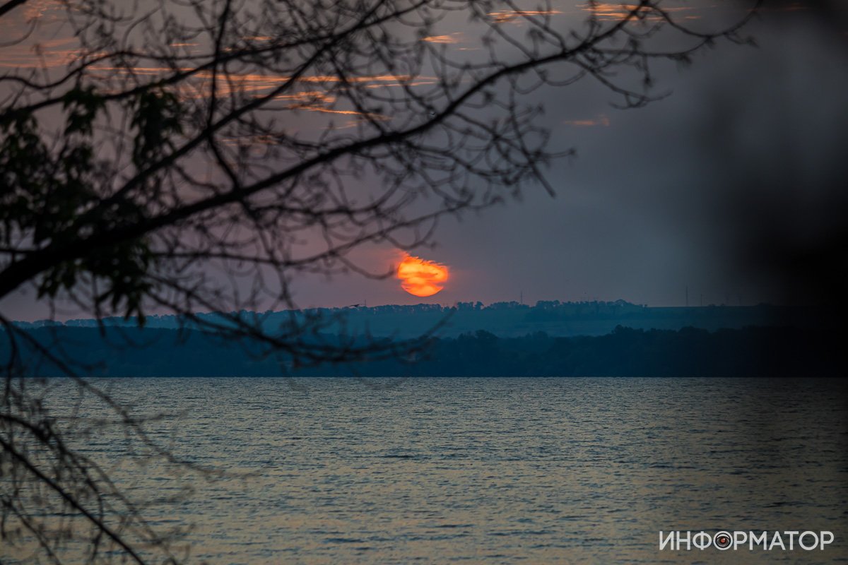 Словно вкусный персик Словно вкусный персик