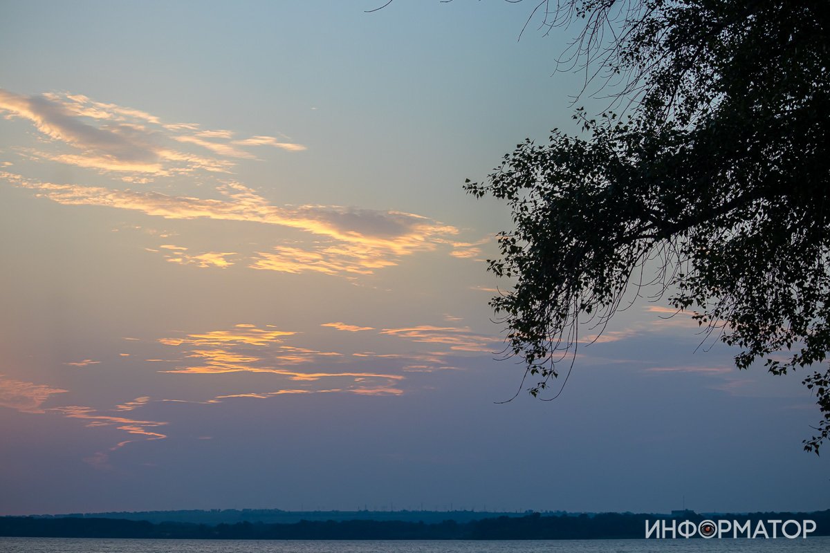 Тысячи оттенков рассветного неба Тысячи оттенков рассветного неба