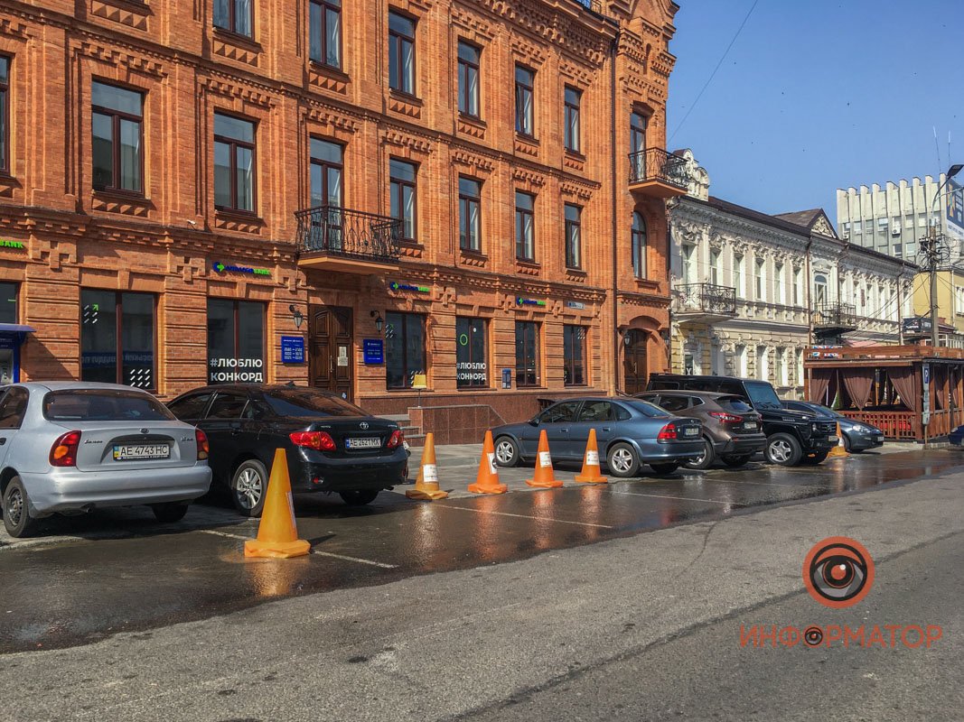 В центре Днепра из-за аварии на водоводе залило несколько улиц 3