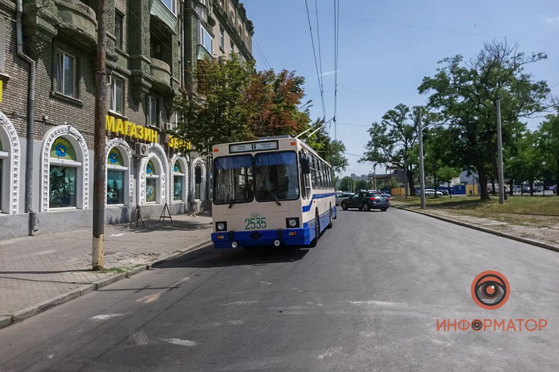 В Днепре из-за аварии парализовано движение по проспекту Яворницкого 2