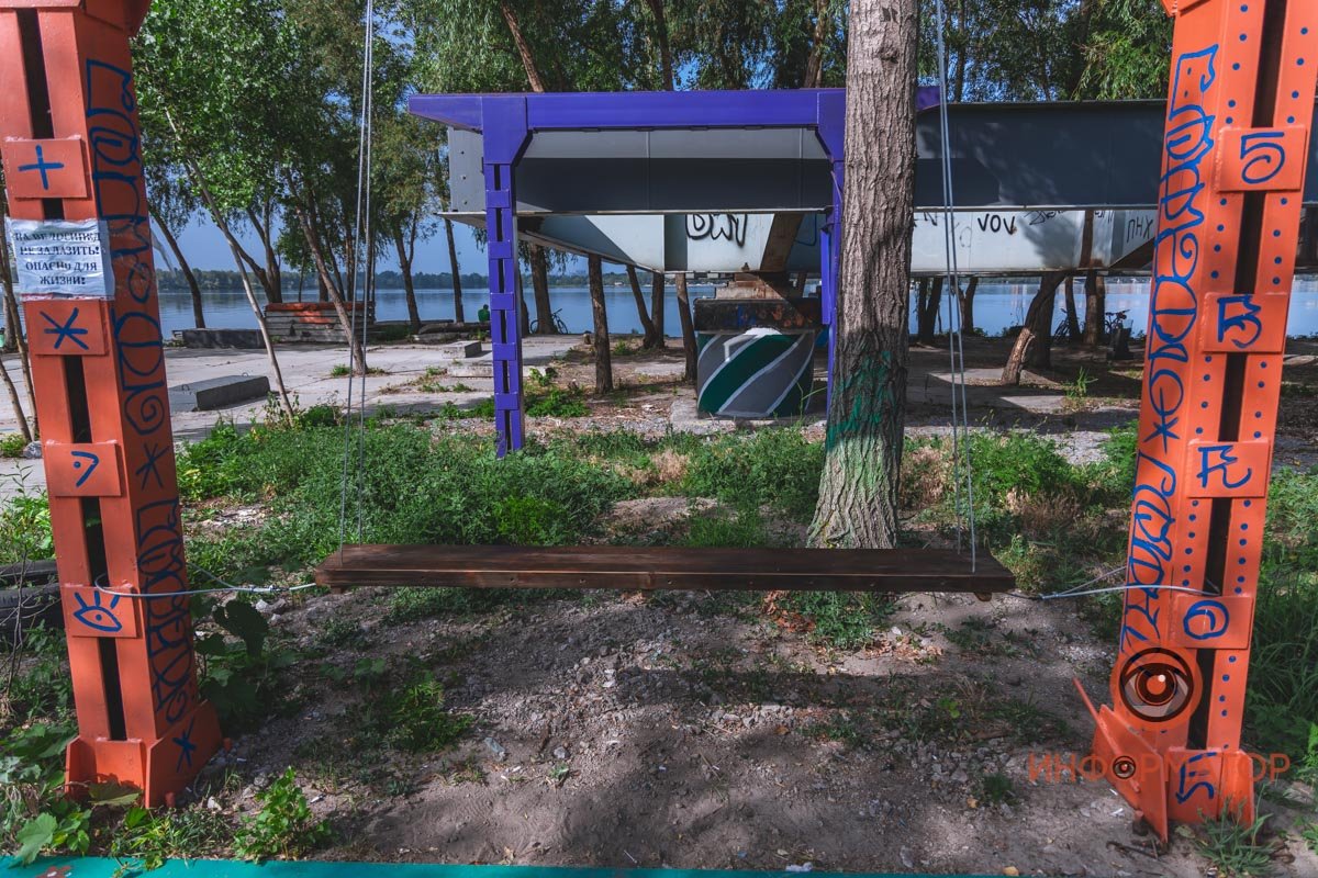 Йога, футбол и детский уголок: как выглядит креативный парк на набережной в Днепре 13