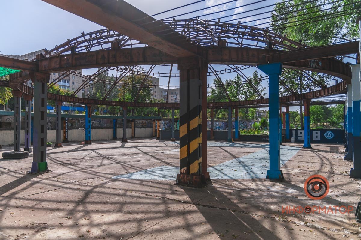 Йога, футбол и детский уголок: как выглядит креативный парк на набережной в Днепре 25