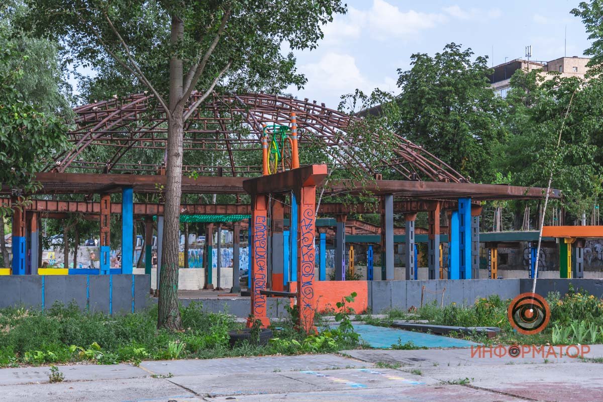 Йога, футбол и детский уголок: как выглядит креативный парк на набережной в Днепре 29