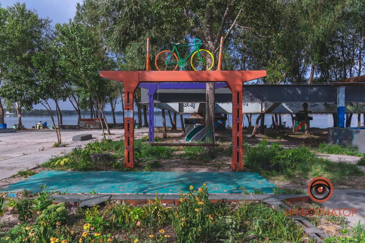 Йога, футбол и детский уголок: как выглядит креативный парк на набережной в Днепре 38