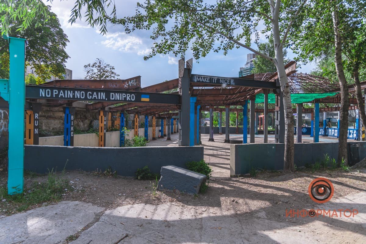 Йога, футбол и детский уголок: как выглядит креативный парк на набережной в Днепре 39