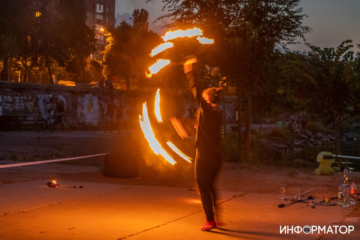 Жаркие танцы