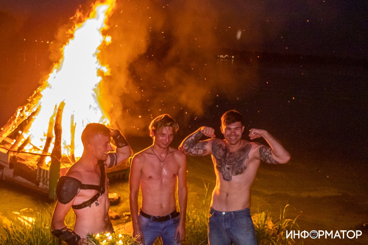 Горячие парни