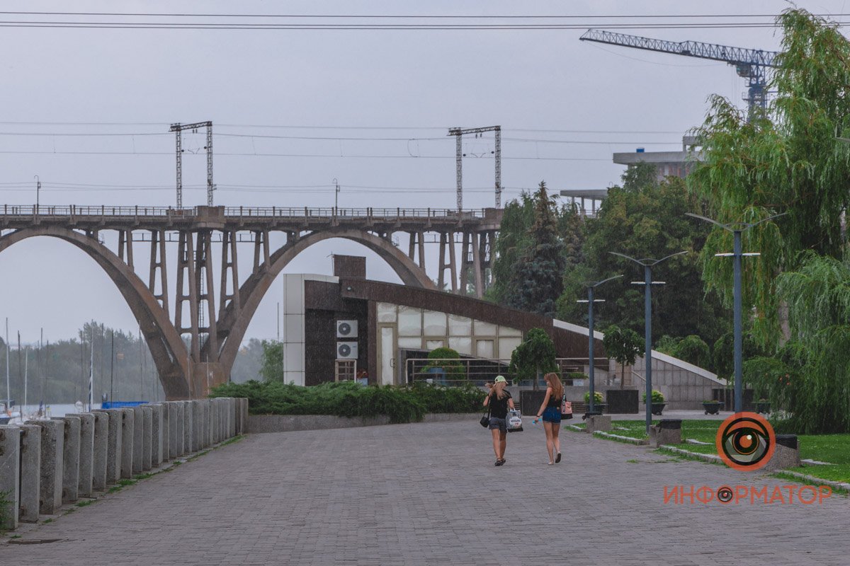 В Днепре прошел долгожданный дождь: свежие фото 8
