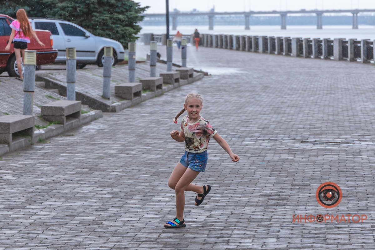 В Днепре прошел долгожданный дождь: свежие фото 12