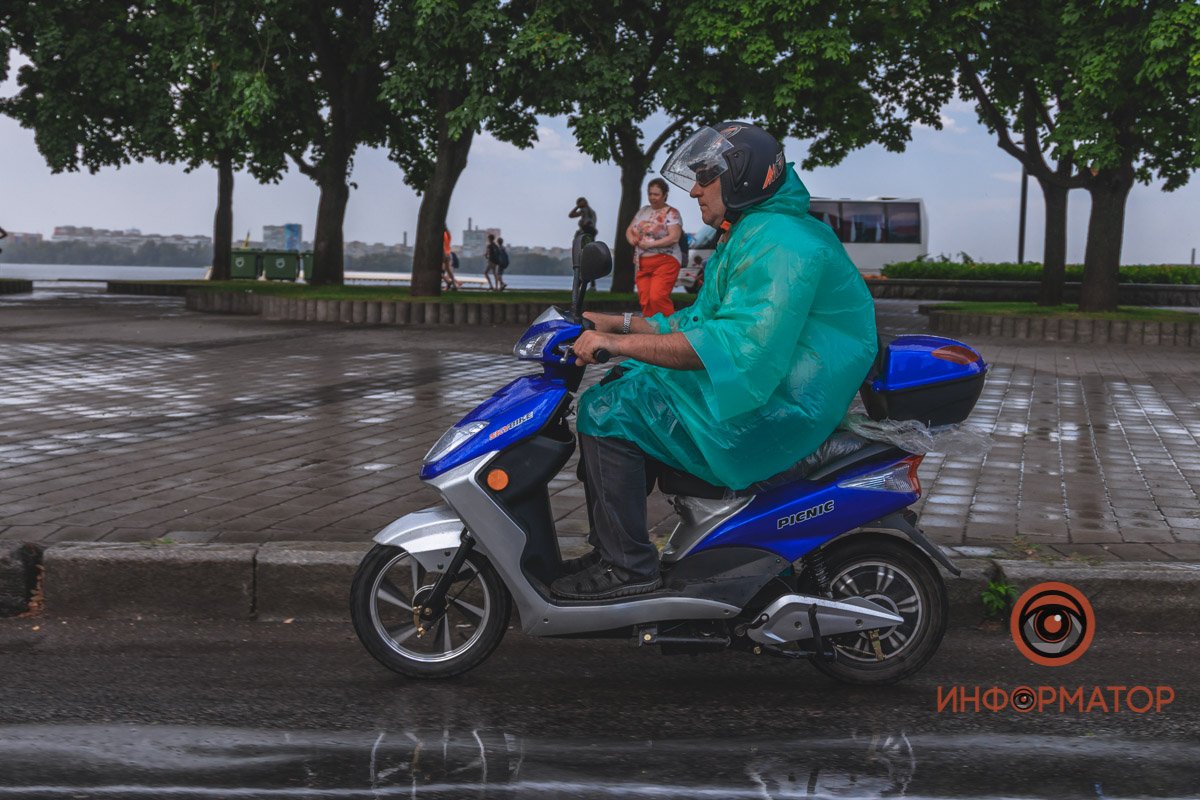 В Днепре прошел долгожданный дождь: свежие фото 20