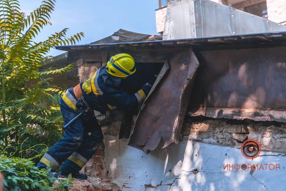 В Днепре на Староказацкой горел дом 6
