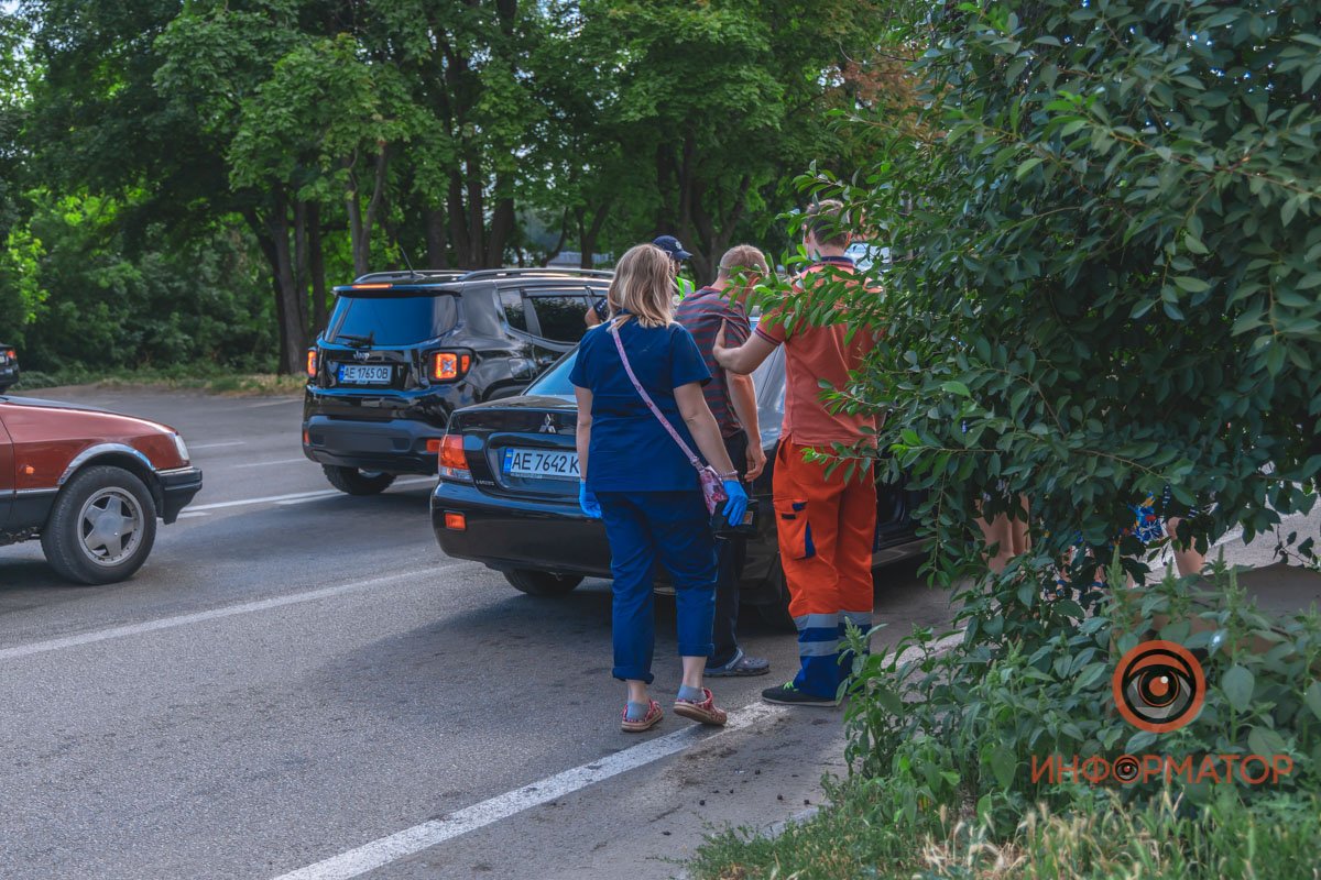 В Днепре на Криворожской Mitsubishi сбил девушку 1