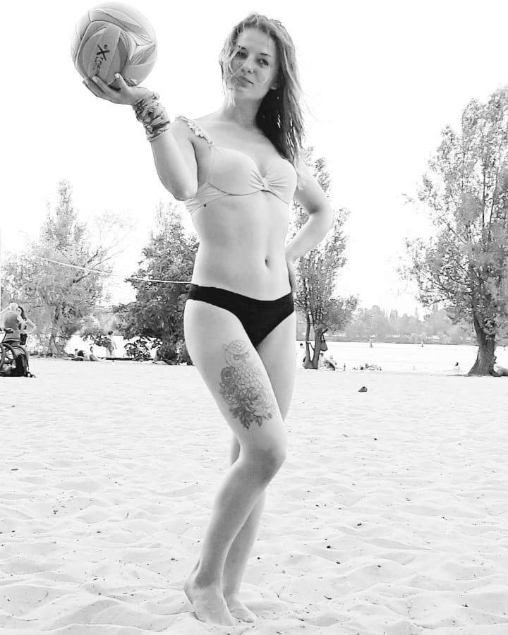 Лучшие пляжные фото девушек и парней Днепра в Instagram 14