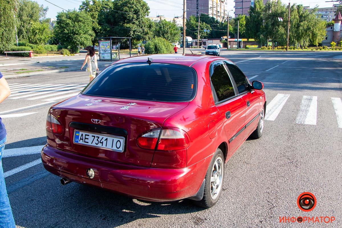 Предварительно, ни водитель, ни пассажир легкового автомобиля не пострадали