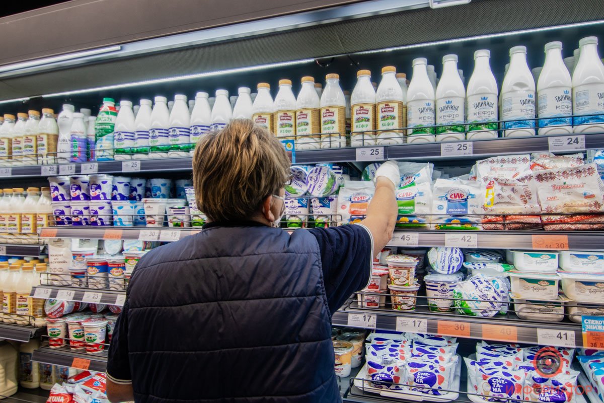 В Днепре на улице Каруны открылся новый "черный" АТБ 10