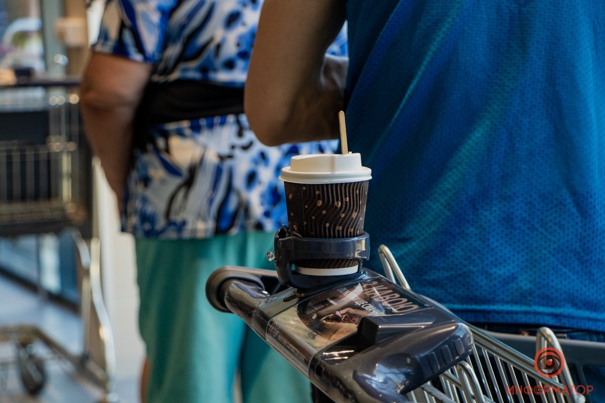 В Днепре на улице Каруны открылся новый "черный" АТБ 26