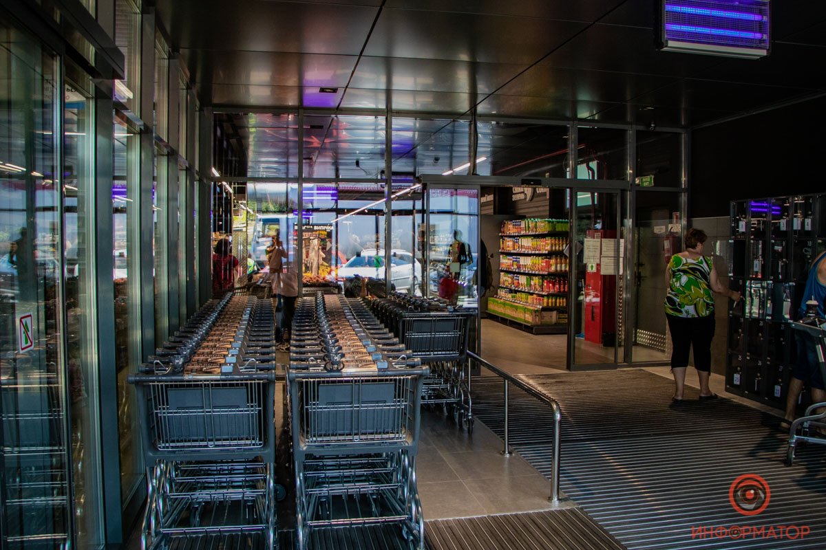 В Днепре на улице Каруны открылся новый "черный" АТБ 28