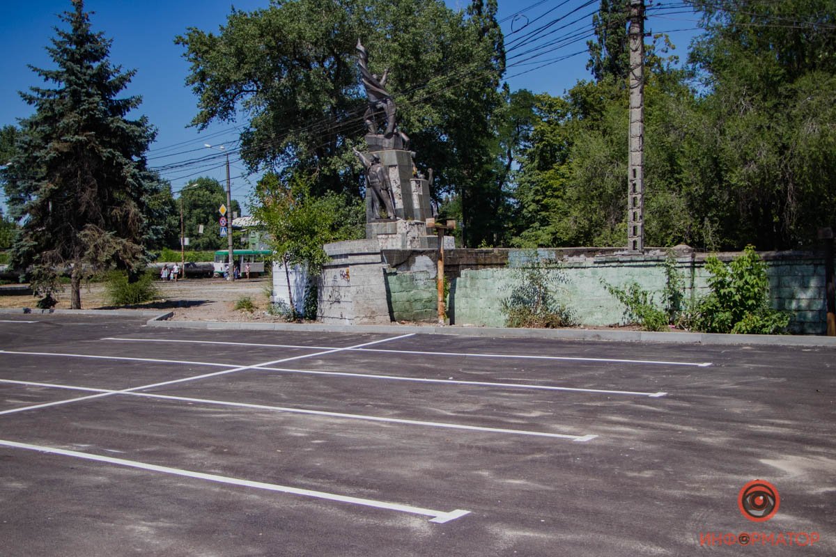 В Днепре на улице Каруны открылся новый "черный" АТБ 35