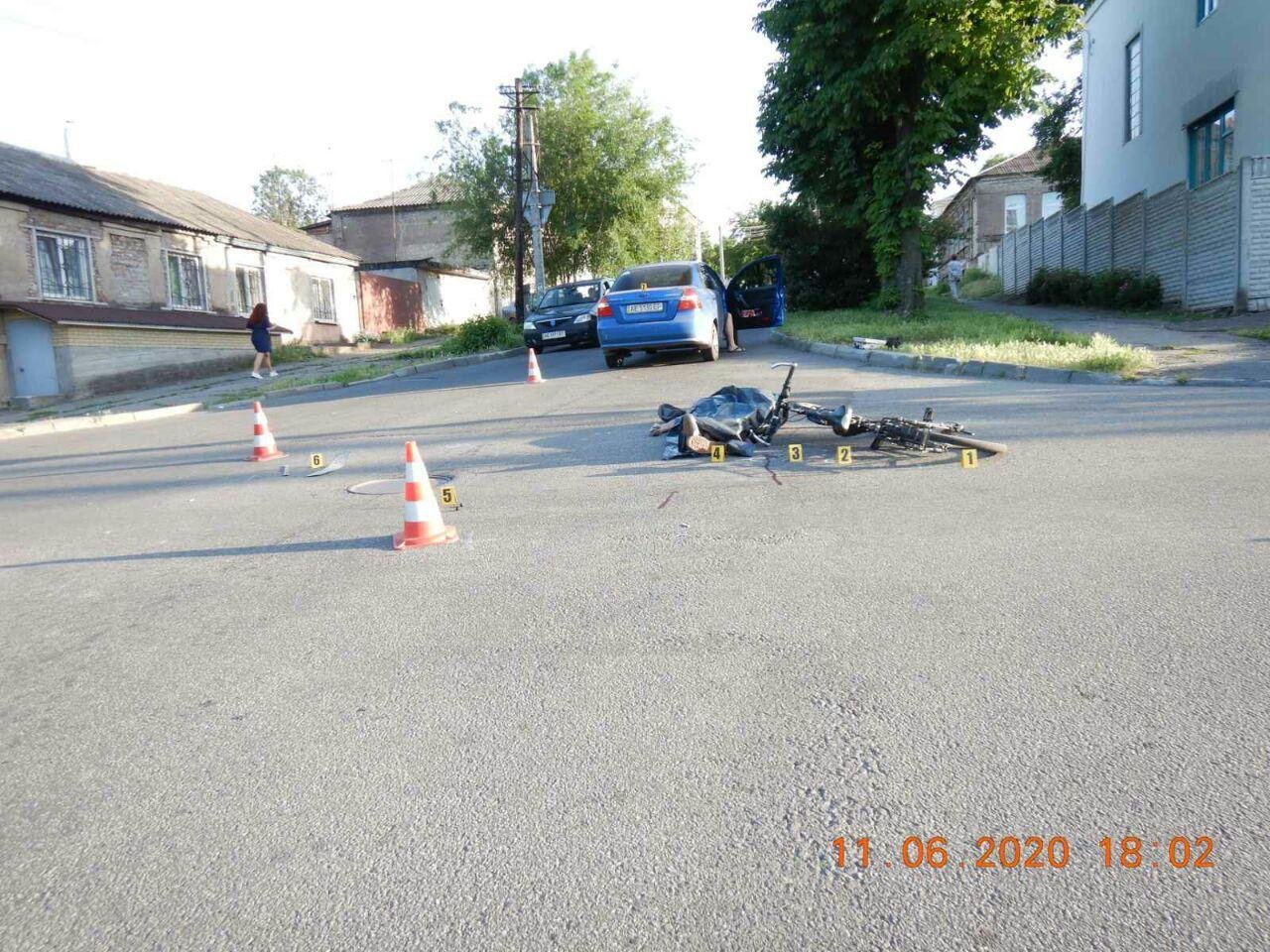 В Днепре на Выборгской Chevrolet насмерть сбил велосипедиста: полиция ищет свидетелей 1