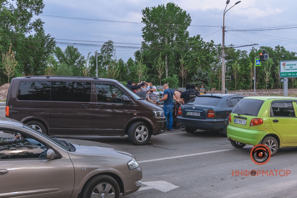 Заняты три полосы движения Заняты три полосы движения