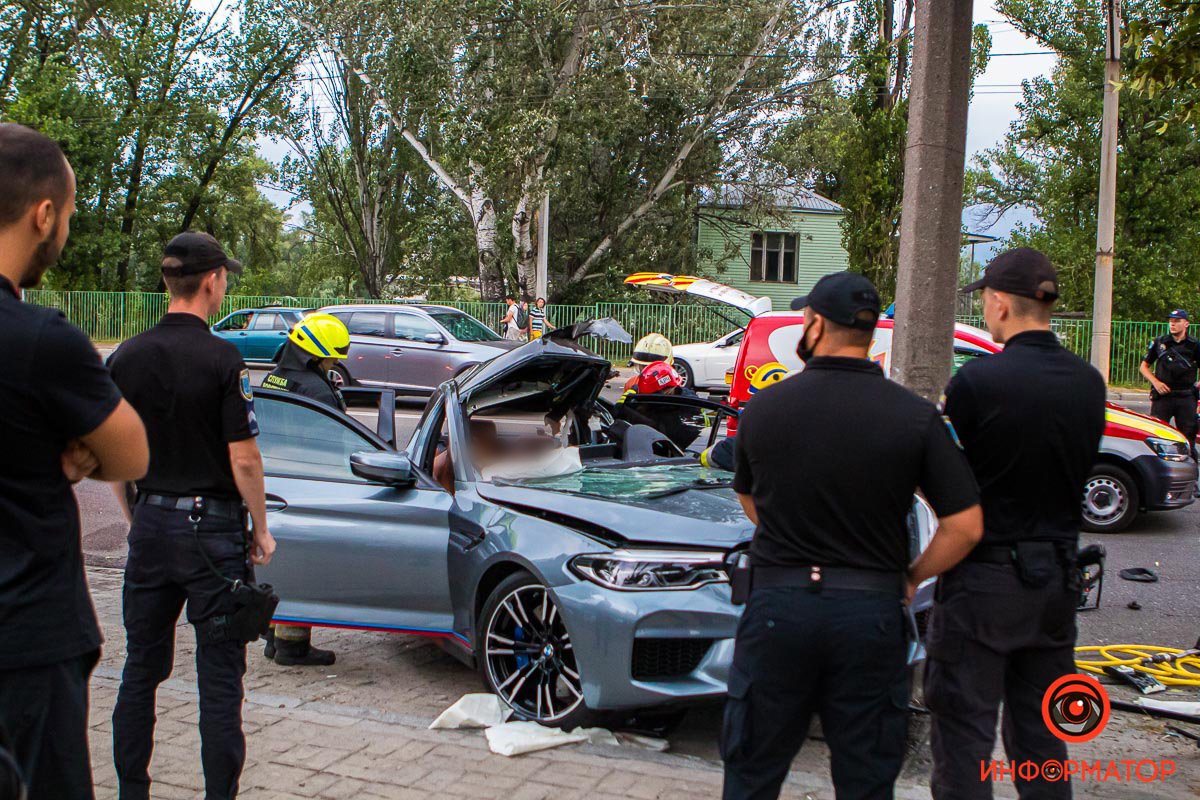 Погибшего "вырезали" спасатели при помощи спец. оборудования