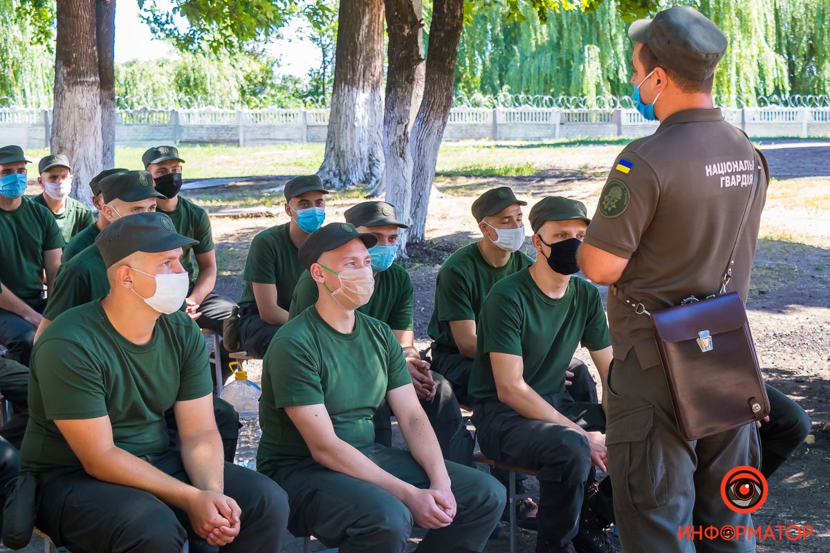 Постигают азы строевой, военно-медицинской, профессионально-психологической, тактической подготовки Постигают азы строевой, военно-медицинской, профессионально-психологической, тактической подготовки