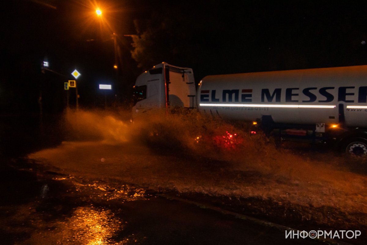 От цунами это не спасает От цунами это не спасает