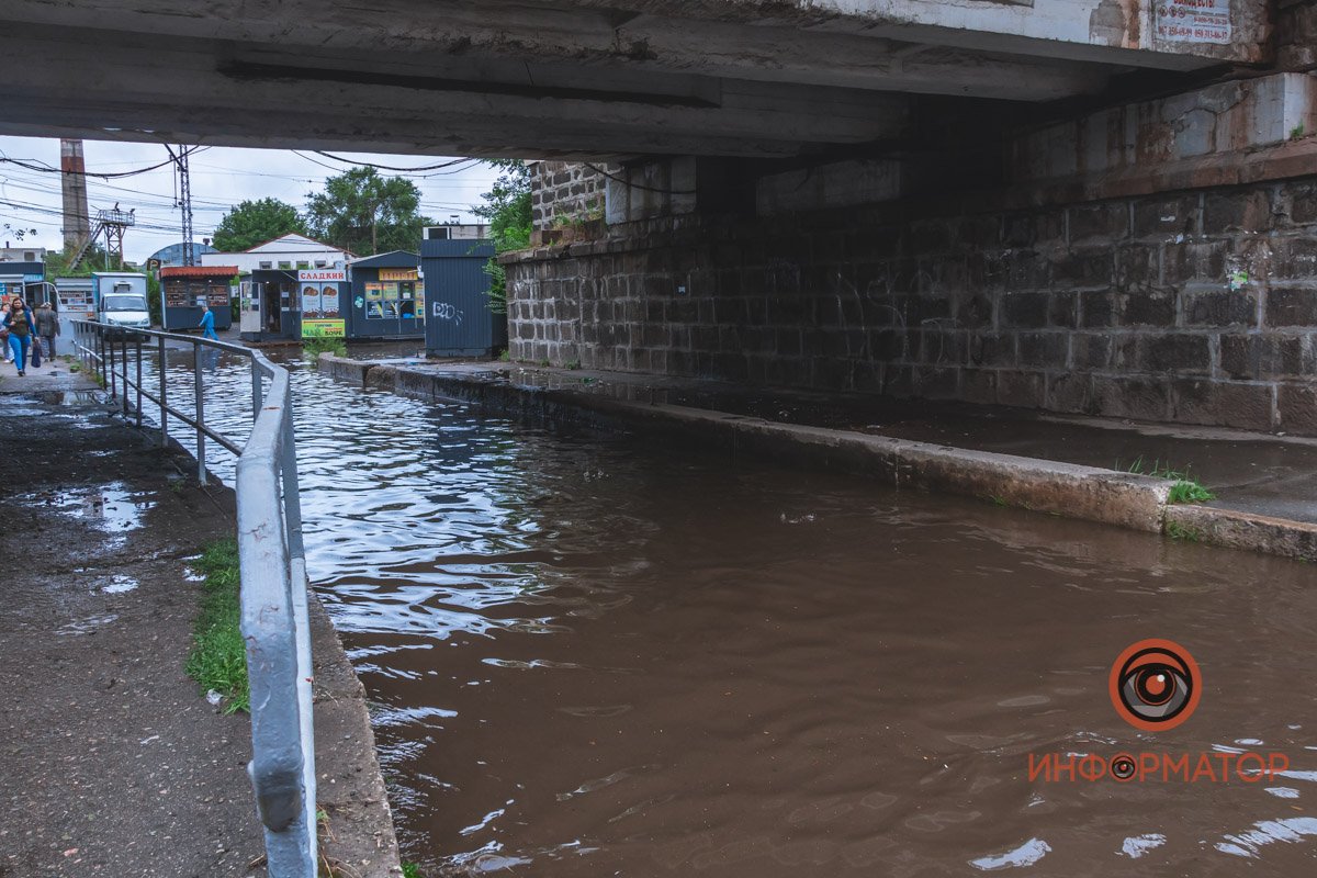 Подъезжаем к Коминтерновскому рынку Подъезжаем к Коминтерновскому рынку