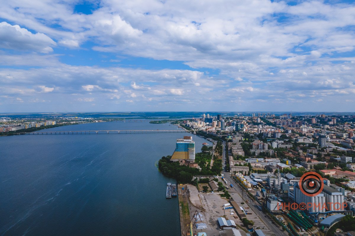 Чтобы заполнить тобой,будто ⠀медом,все у себя внутри.