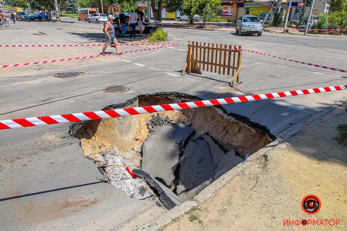 Перекресток улицы Космонавтов с улицей 20 летия Победы Перекресток улицы Космонавтов с улицей 20 летия Победы