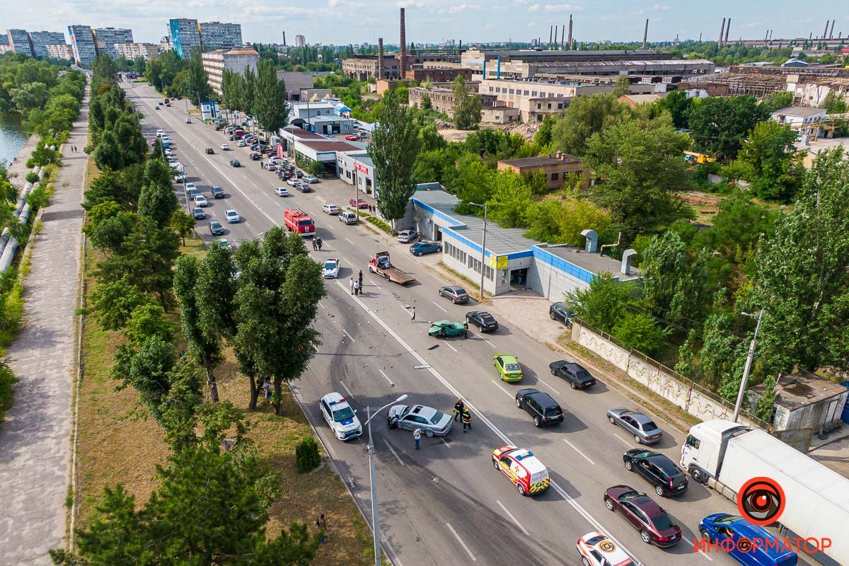 Столкнулись BMW и ВАЗ
