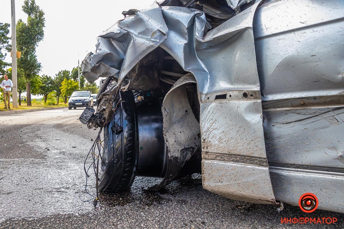 Мужчина, который был за рулем иномарки, не пострадал