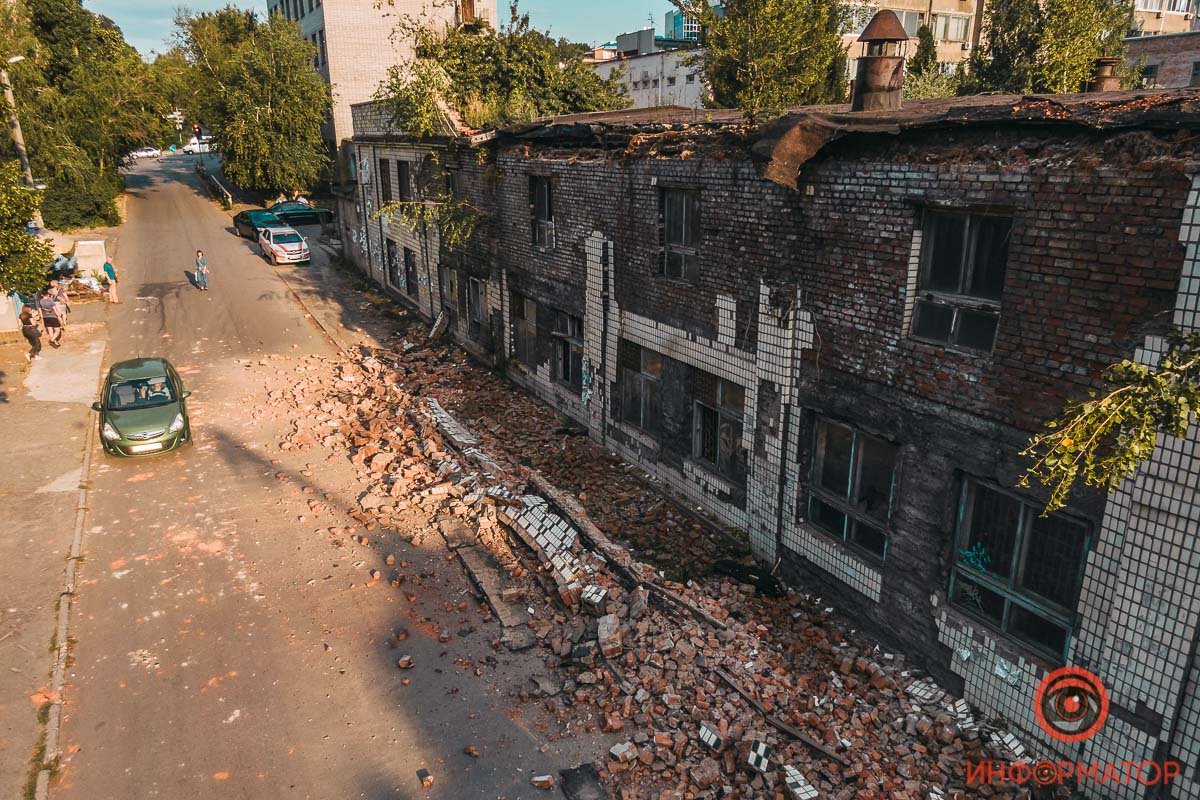 Здание принадлежит Южному машиностроительному заводу Здание принадлежит Южному машиностроительному заводу