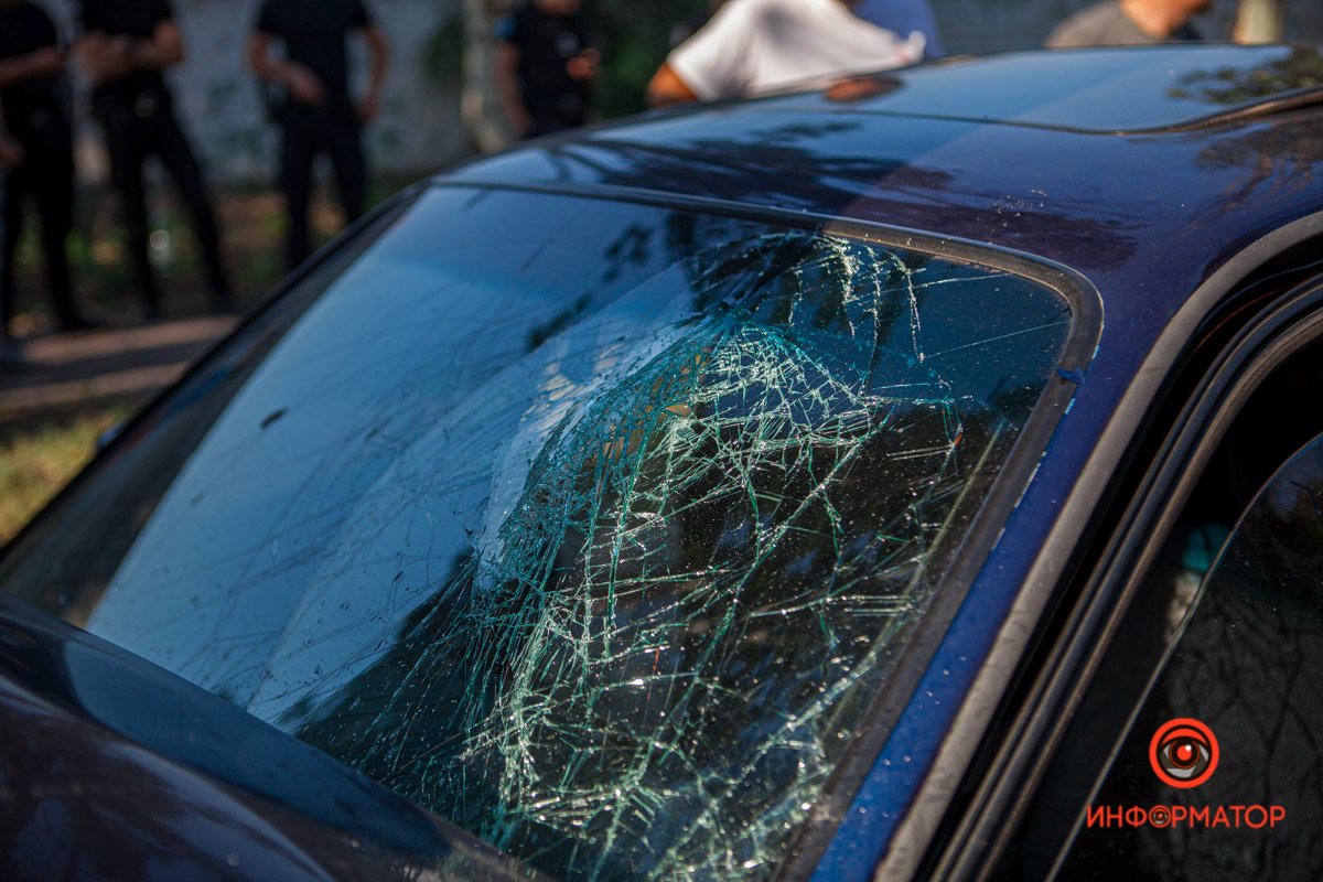 Предварительно, парня ослепило, вследствие чего он и въехал в автобус Предварительно, парня ослепило, вследствие чего он и въехал в автобус