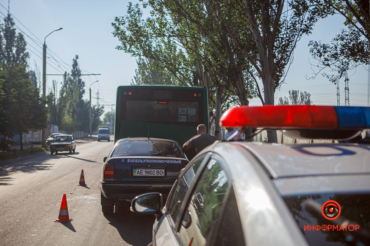 Пассажиров в автобусе не было Пассажиров в автобусе не было