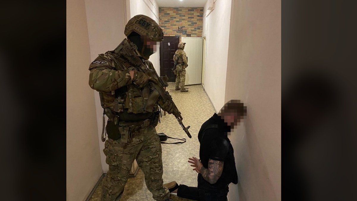 СБУ задержала банду вымогателей в Днепре