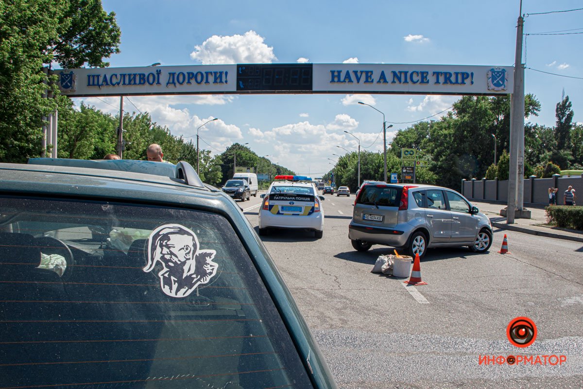 В Днепре на Запорожском шоссе столкнулись Nissan и Volkswagen: пострадали женщина и двое детей 4