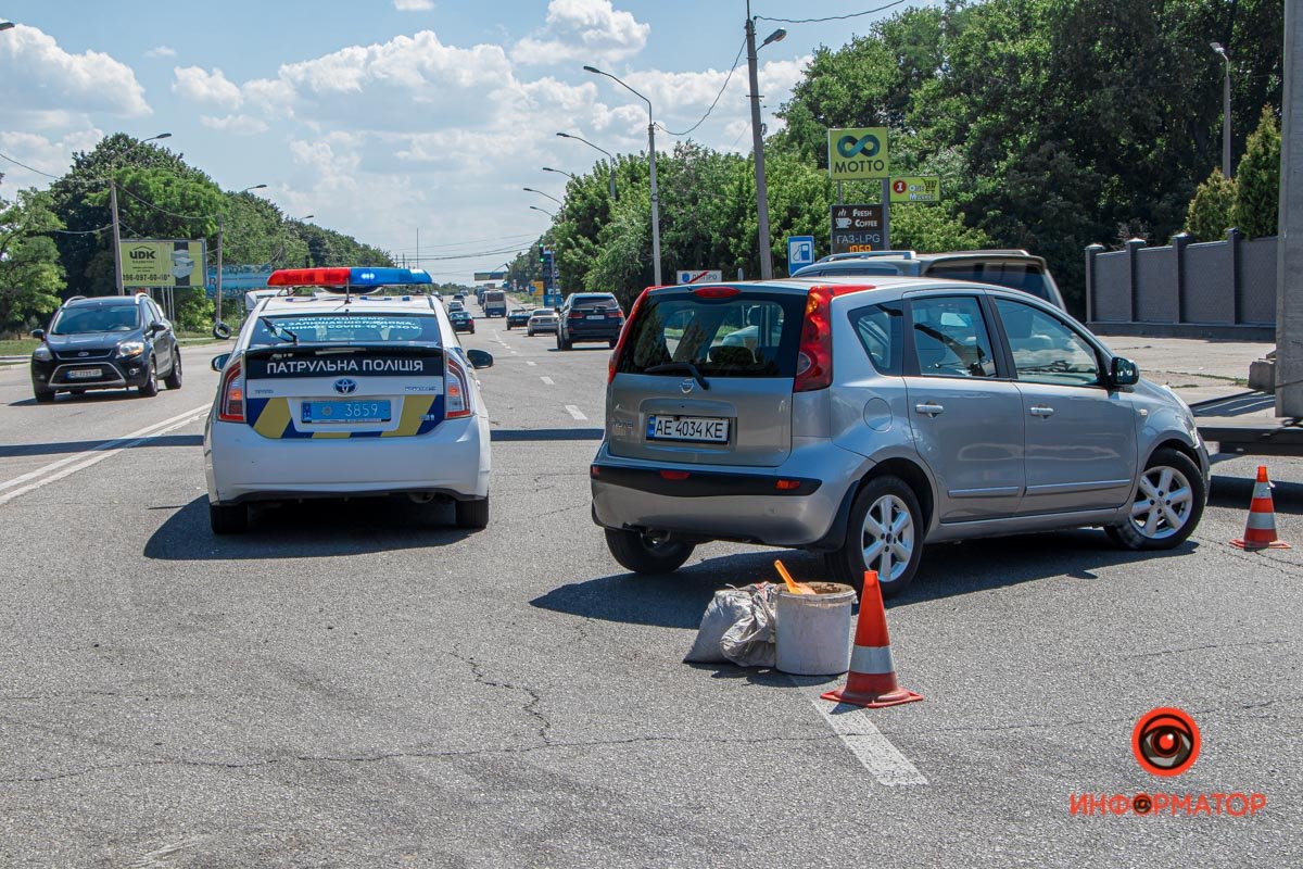 В Днепре на Запорожском шоссе столкнулись Nissan и Volkswagen: пострадали женщина и двое детей 5
