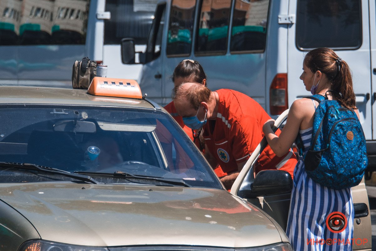 В Днепре водителю такси стало плохо за рулем 1