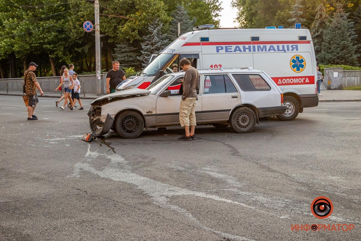 На месте работают полицейские На месте работают полицейские