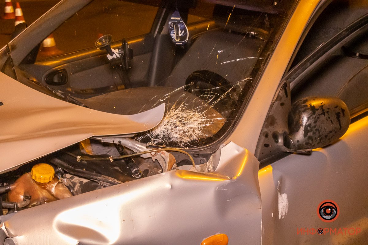 На место прибыли медики, спасатели и правоохранители