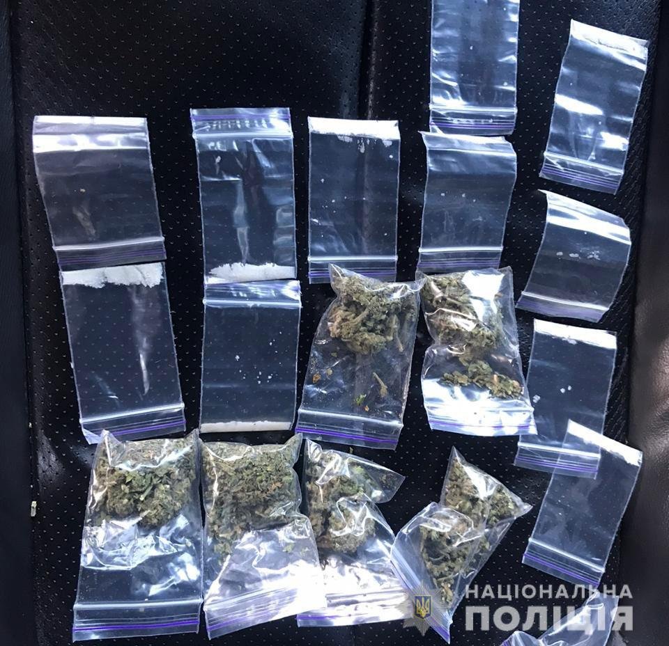 Стоимость наркотиков - около 500 тысяч гривен Стоимость наркотиков - около 500 тысяч гривен