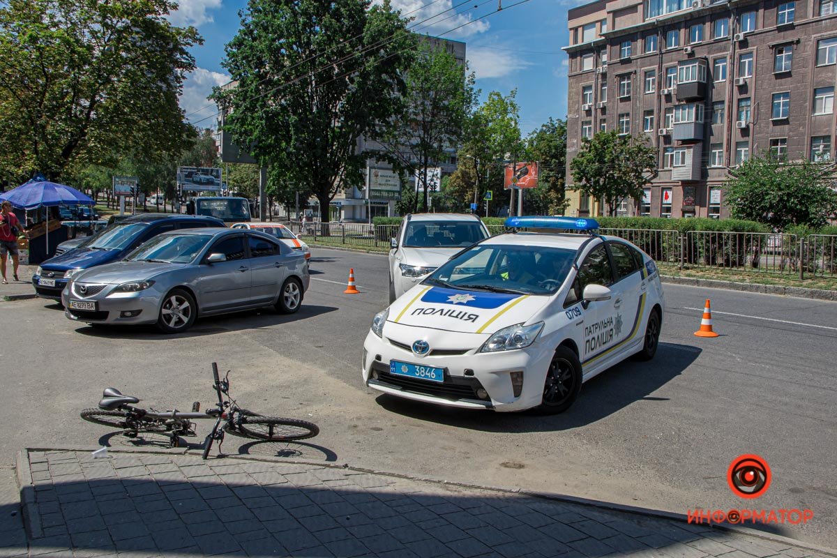 На месте работает полиция На месте работает полиция