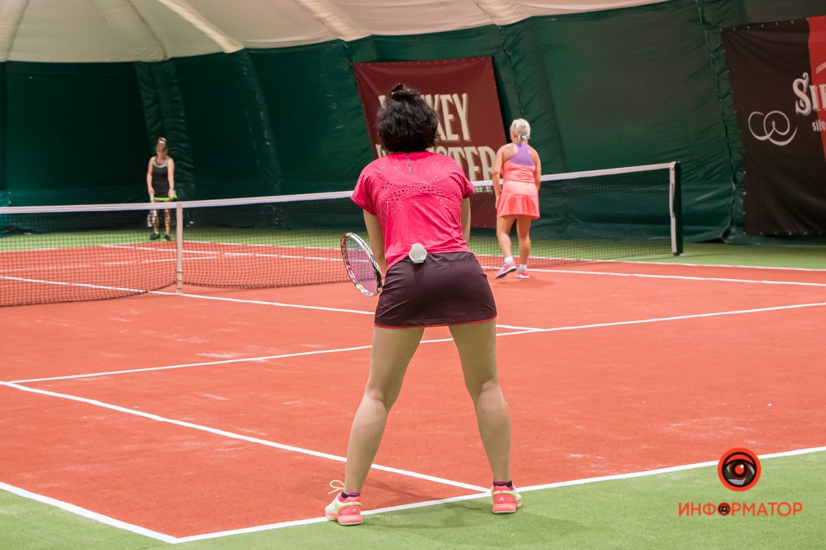 В Днепре прошел теннисный турнир «Кубок Восхода» на новом крытом корте 16
