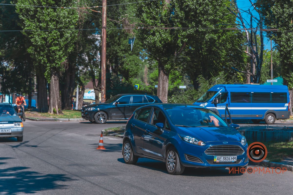 Ford сбил девушку Ford сбил девушку