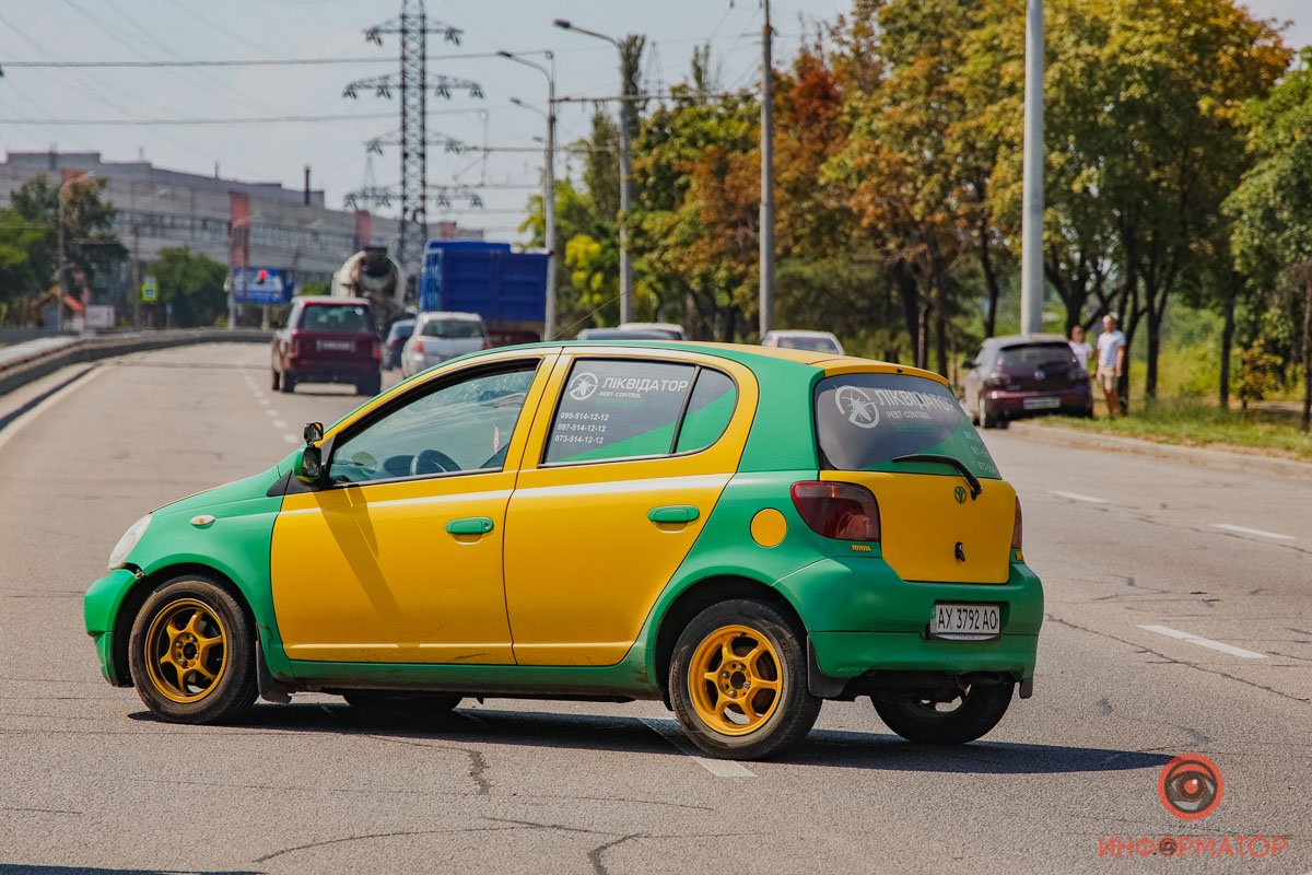 Предварительно, причиной аварии стало то, что водитель Toyota перестраивался в крайнюю правую полосу Предварительно, причиной аварии стало то, что водитель Toyota перестраивался в крайнюю правую полосу