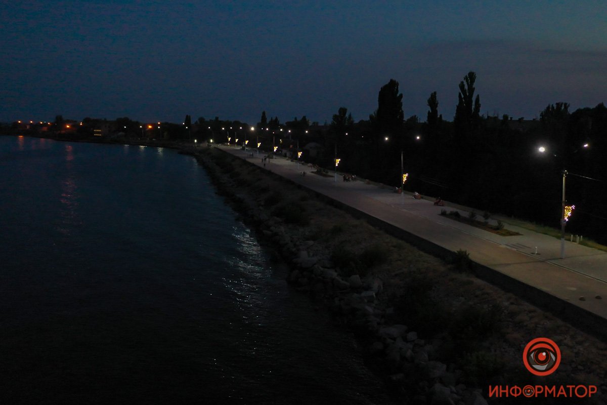 Никопольская набережная стала светлее еще на 800 метров 13