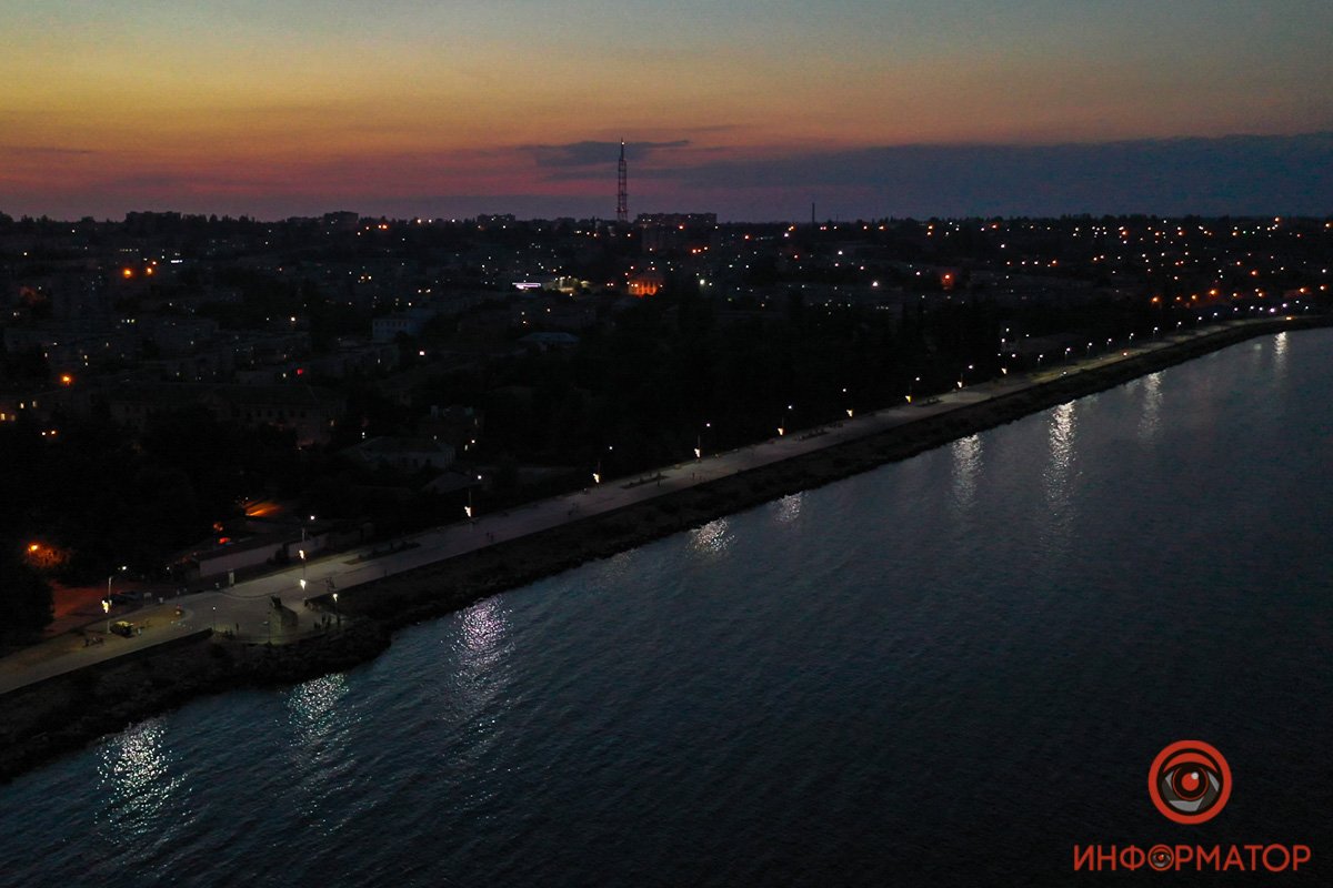 Никопольская набережная стала светлее еще на 800 метров 15